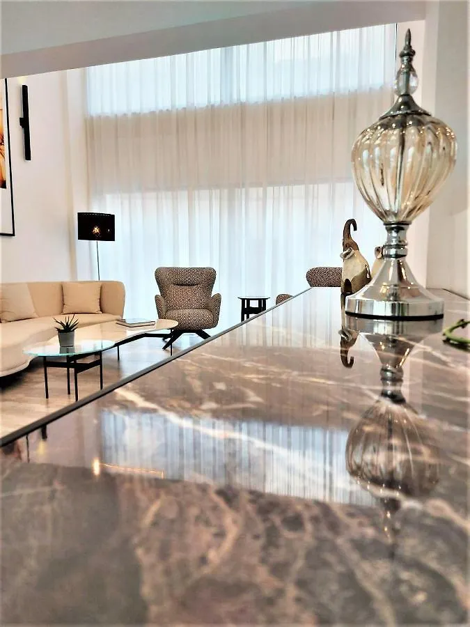 לרנקה Roseum Boutique Hotel