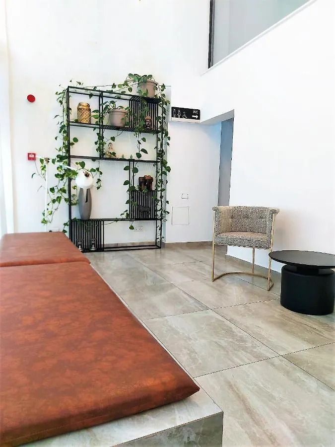 לרנקה Roseum Boutique Hotel